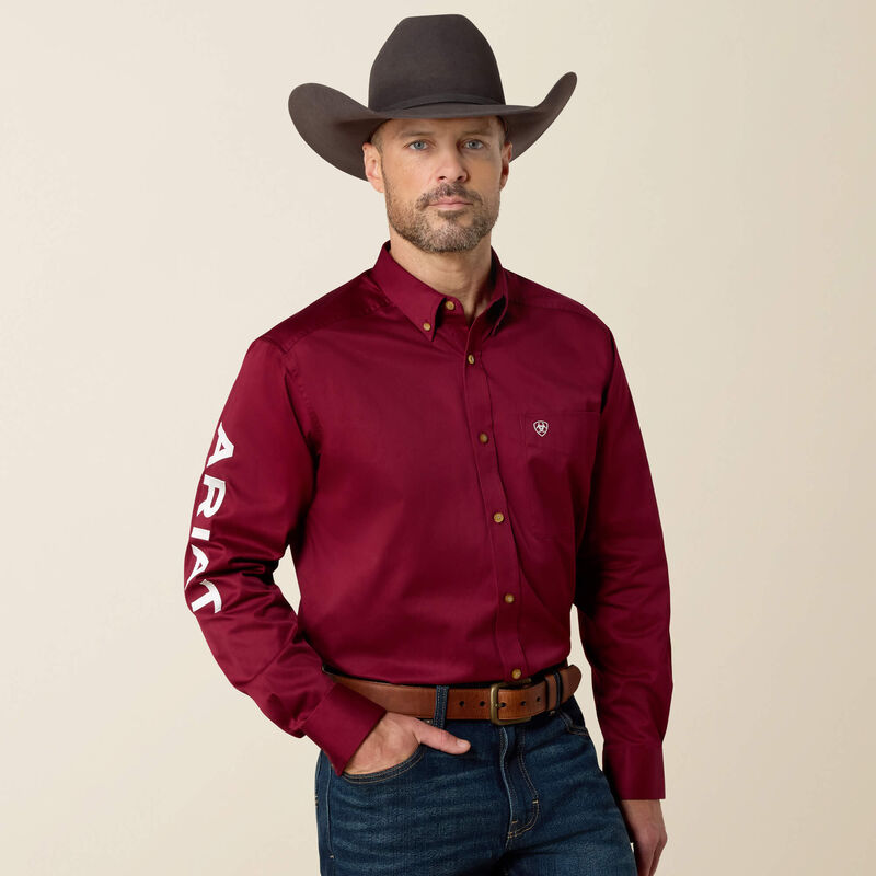 Ariat Chemise classique coupe régulière en twill avec logo d’équipe Bourgogne Homme