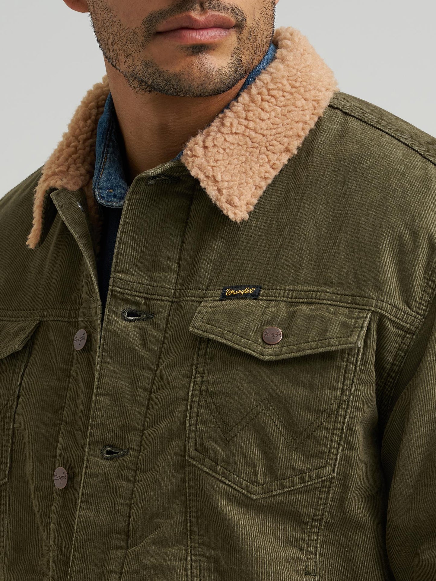 Wrangler Veste en velours côtelé  - Doublée de sherpas - Olive