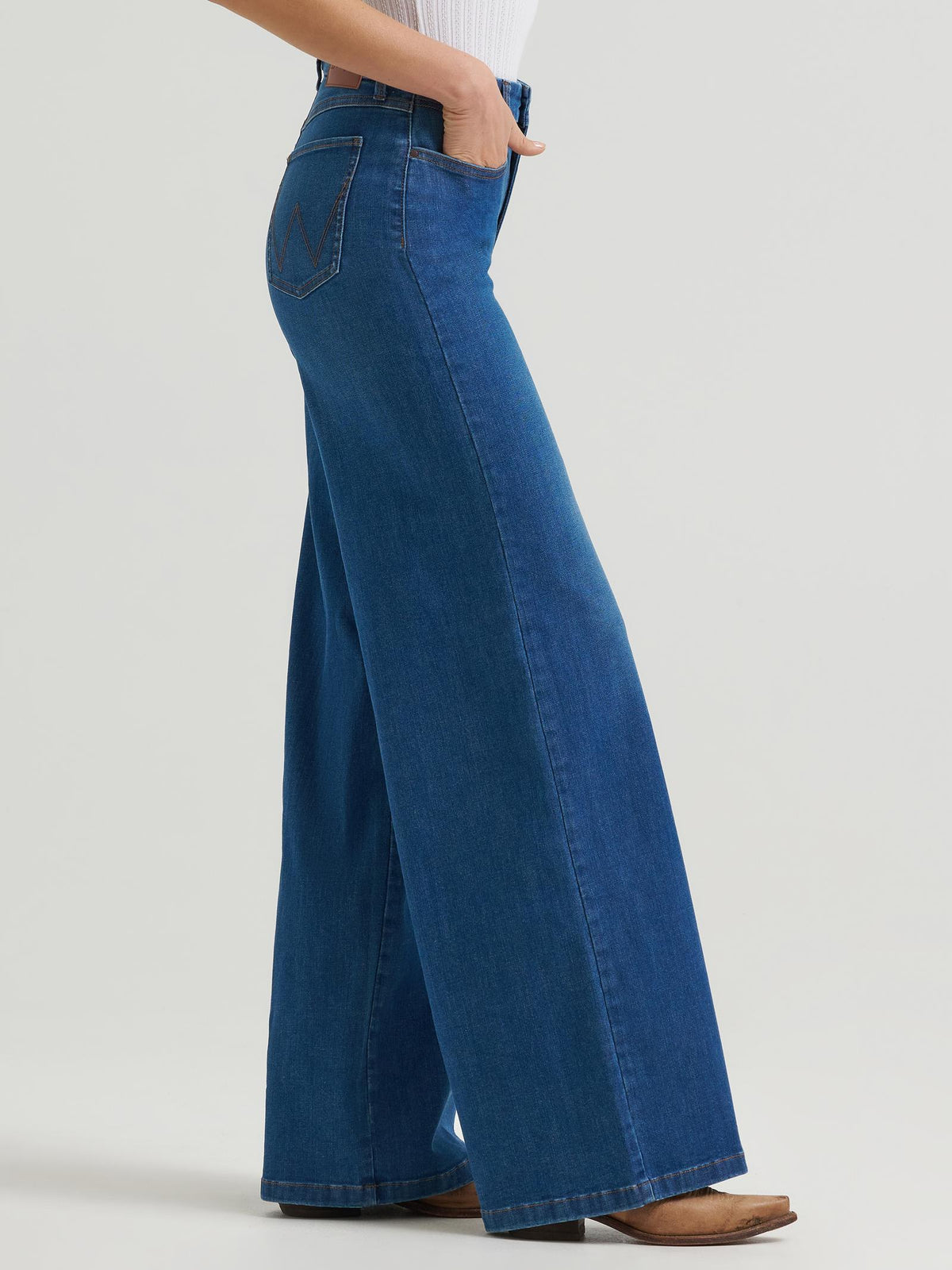 Wrangler® a fait un jean à jambes larges sur mesure - Vienne