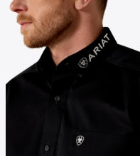 Chemise classique en sergé avec le logo de l’équipe MNS